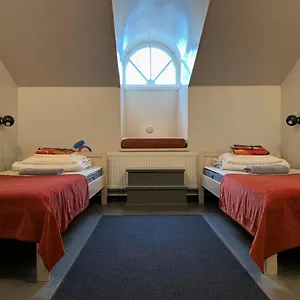 hostel-suomenlinna.tophotelshelsinki.com/